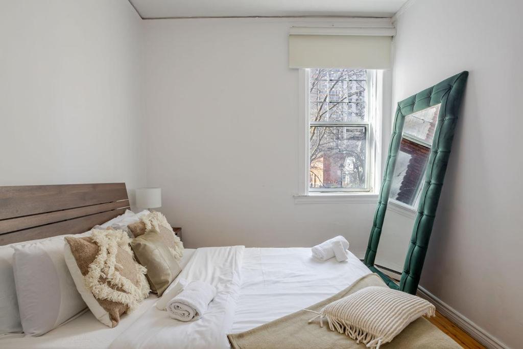 Premium Location Stylish 3br Downtown Zh9 *