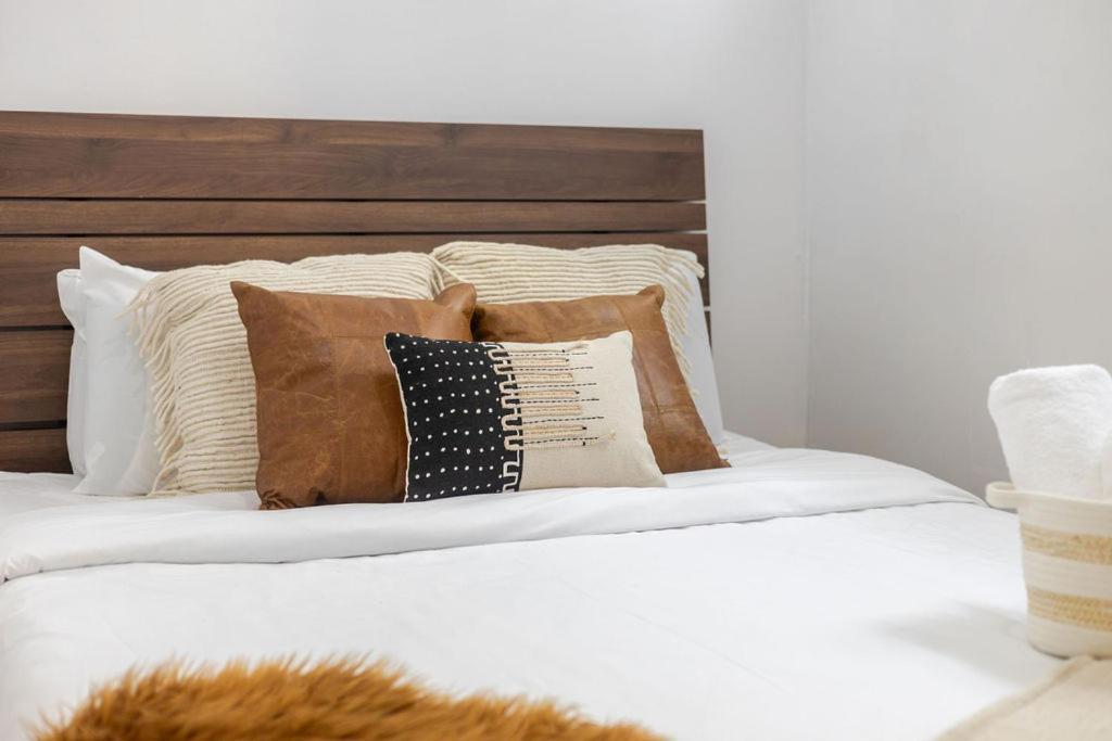 Premium Location Stylish 3br Downtown Zh9 * Montreal