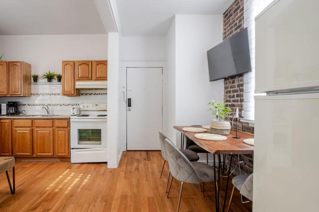 Premium Location Stylish 3br Downtown Zh9 Apartment Montreal