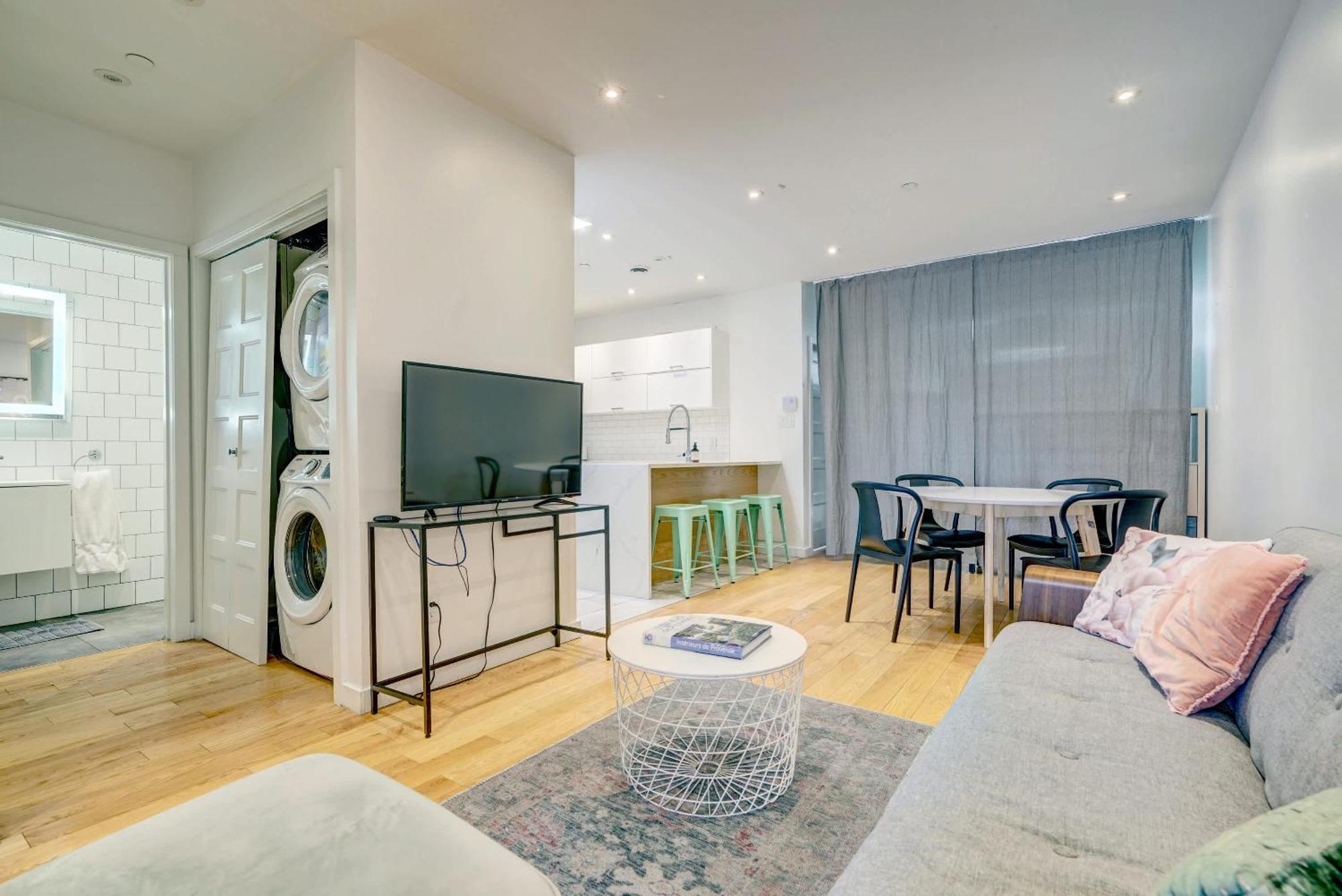 Spacious Group Haven Near Trendy St Laurent *