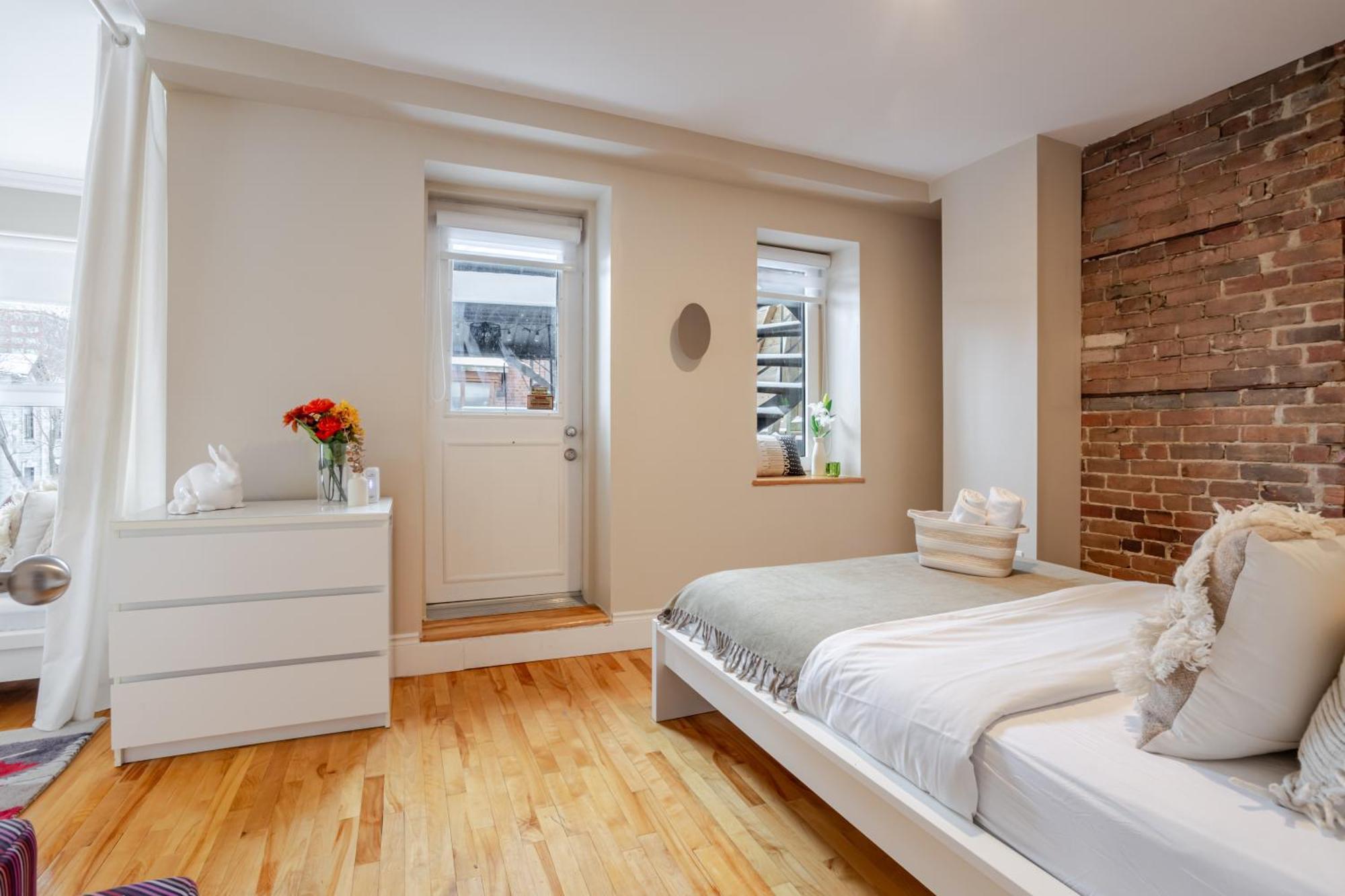 Downtown Retreat With Modern Comfort Holiday home *
