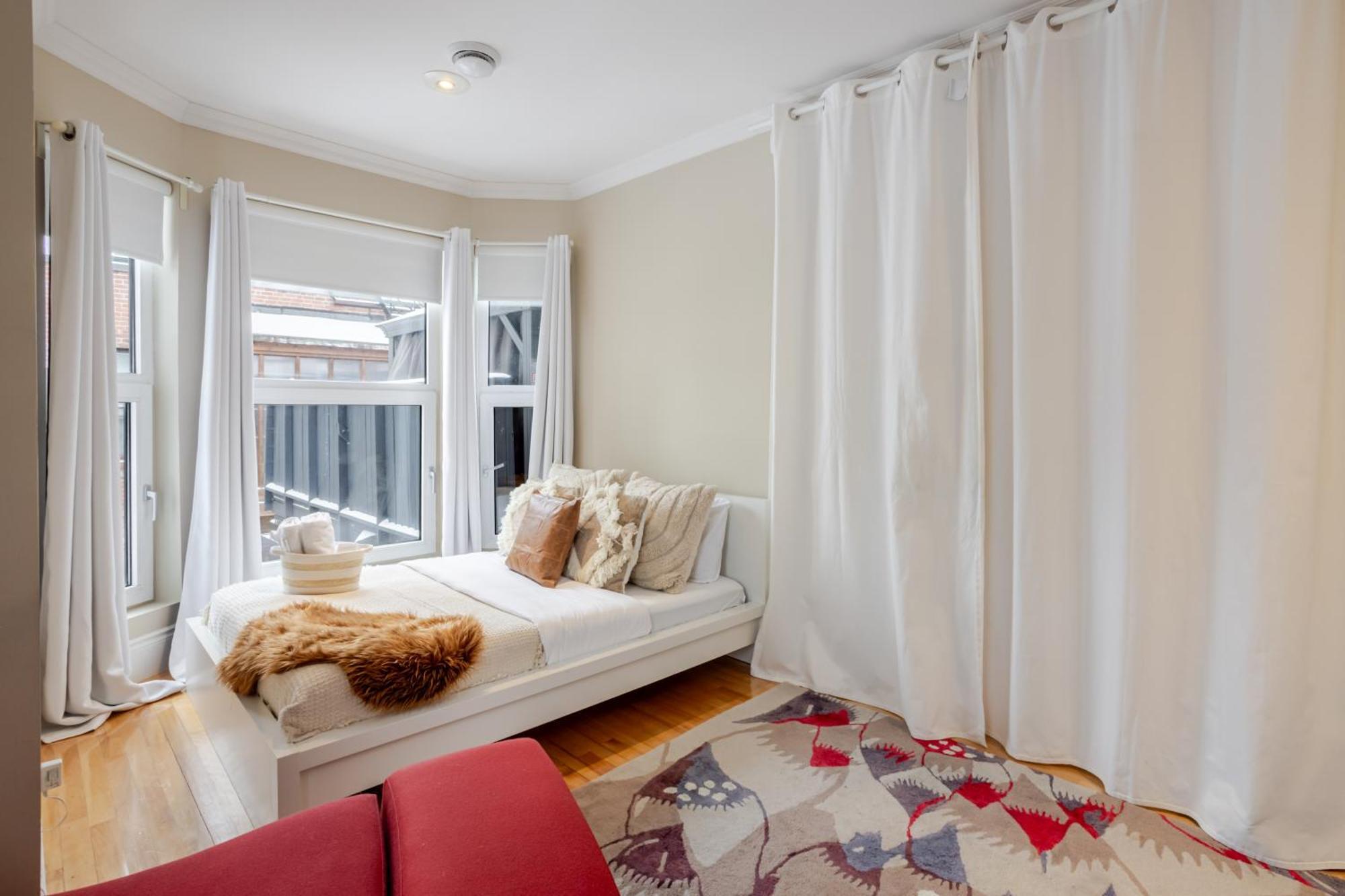 Holiday home Downtown Retreat With Modern Comfort Montreal