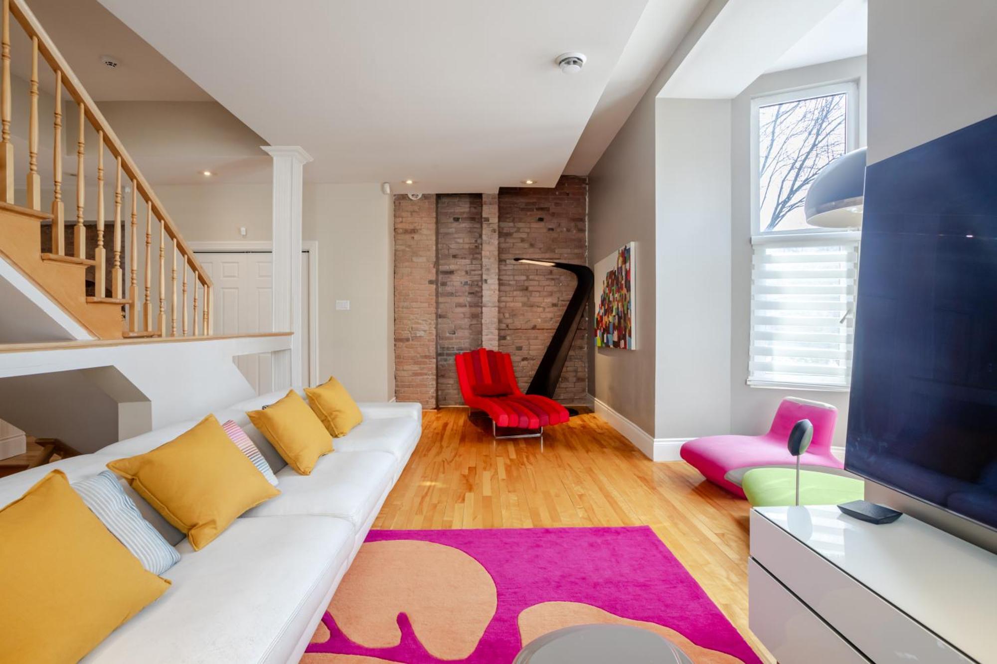 Downtown Retreat With Modern Comfort Holiday home