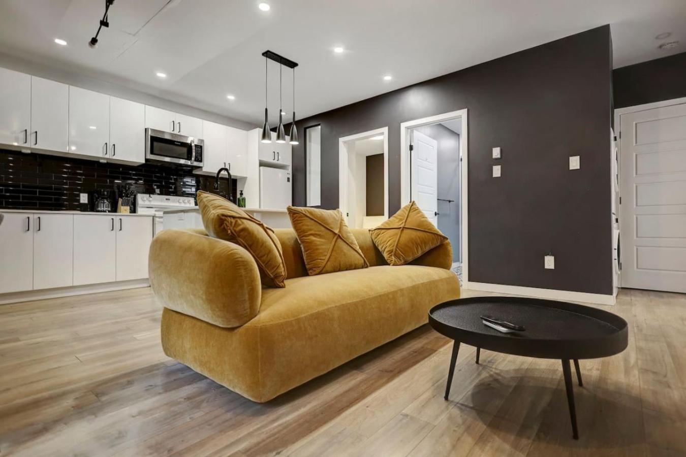 Vibrant 4br 2ba Retreat In The Plateau Apartment *