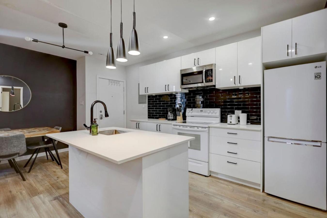 Vibrant 4br 2ba Retreat In The Plateau Apartment *