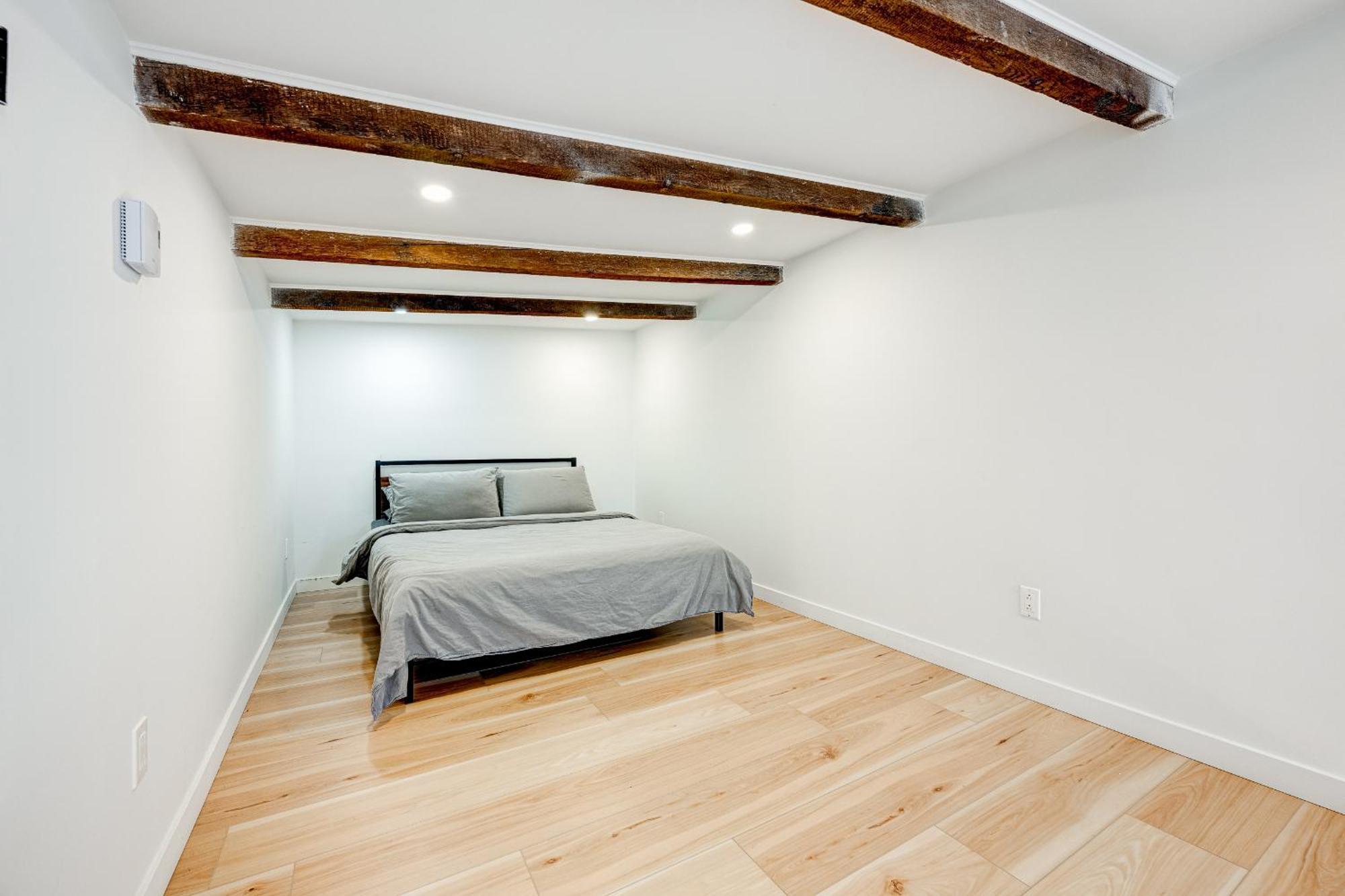Apartment 3-bedroom Unit In Downtown Close To Metro *