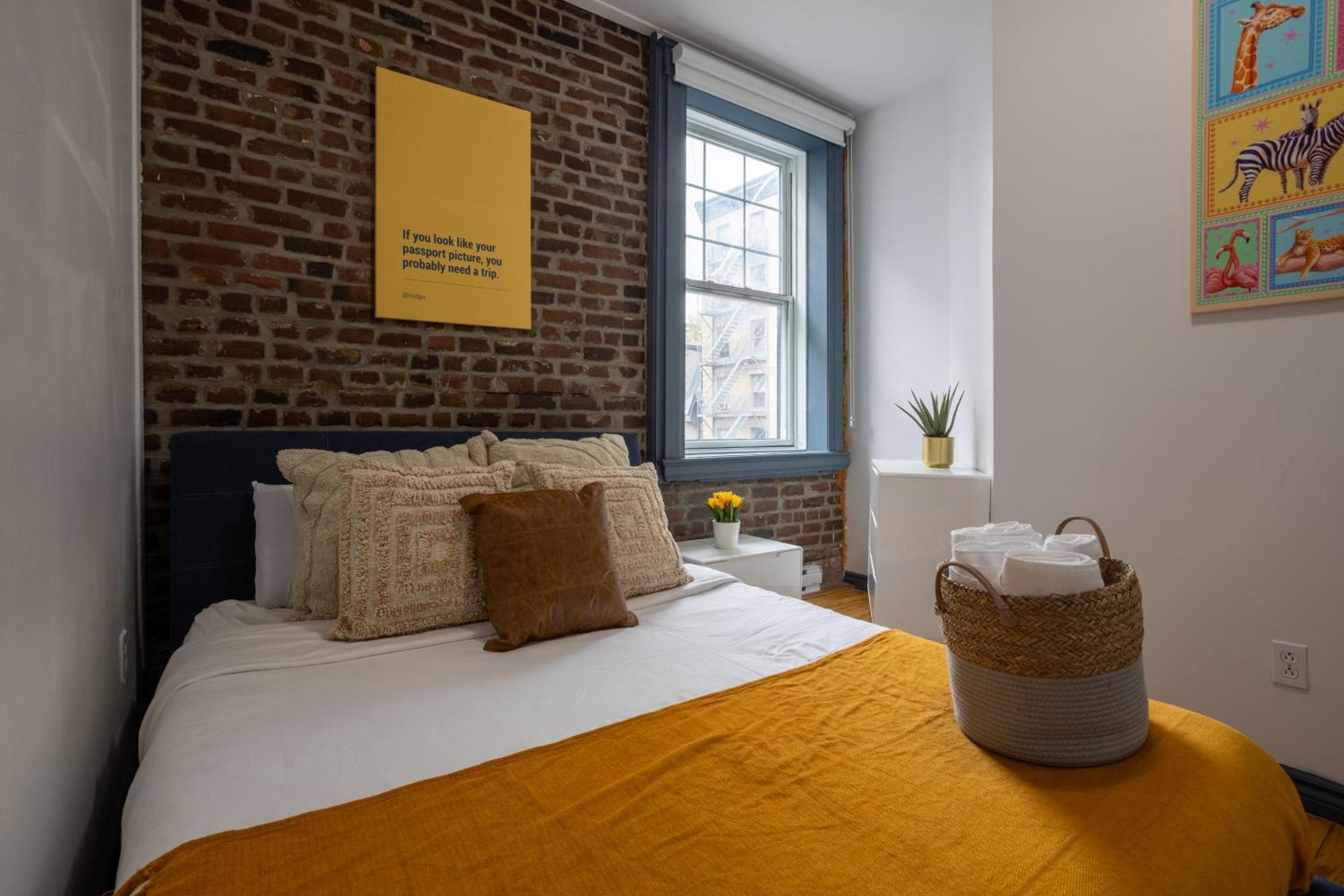 Prime Location Charming 4br In Downtown Mtl Apartment Montreal