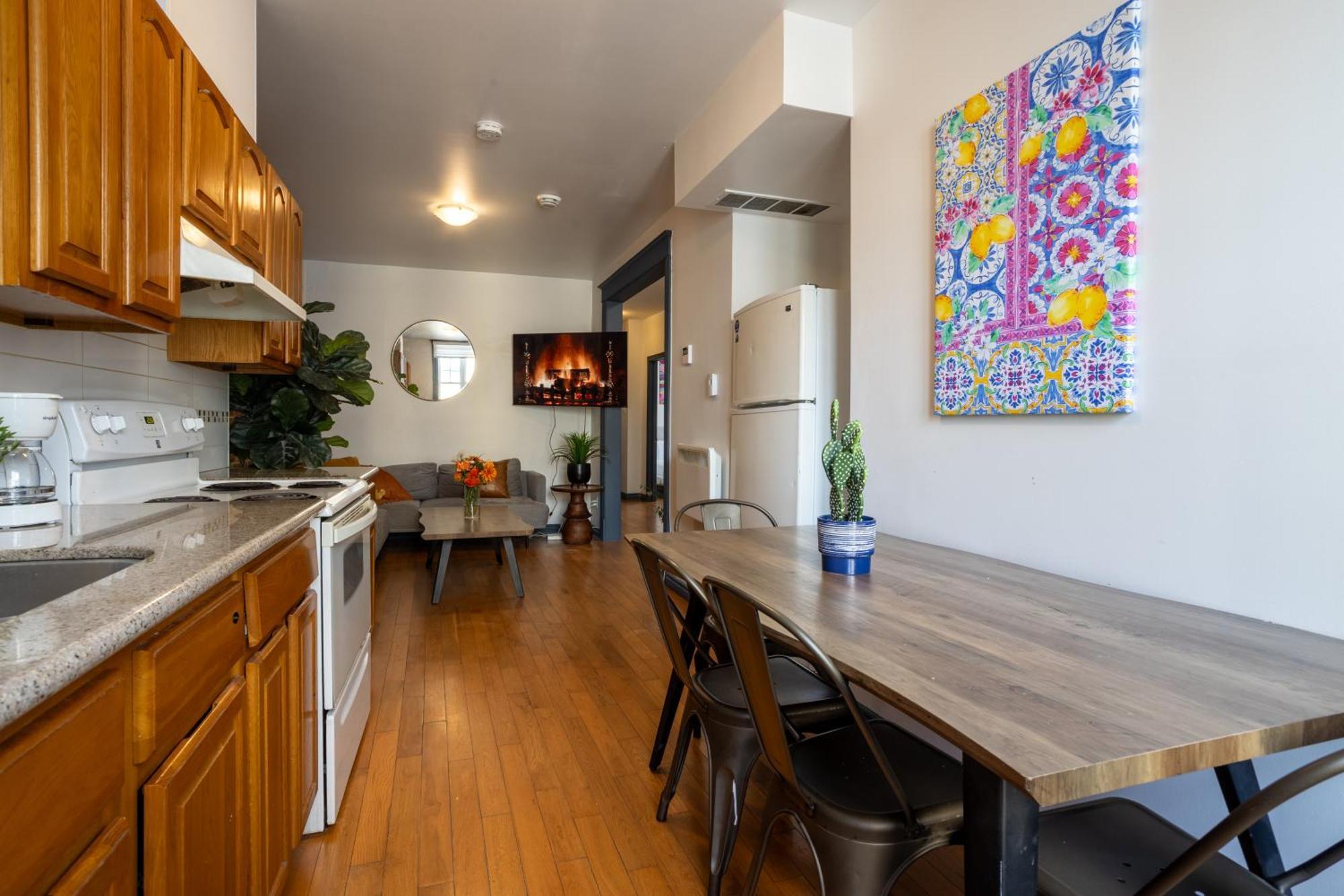 Prime Location Charming 4br In Downtown Mtl