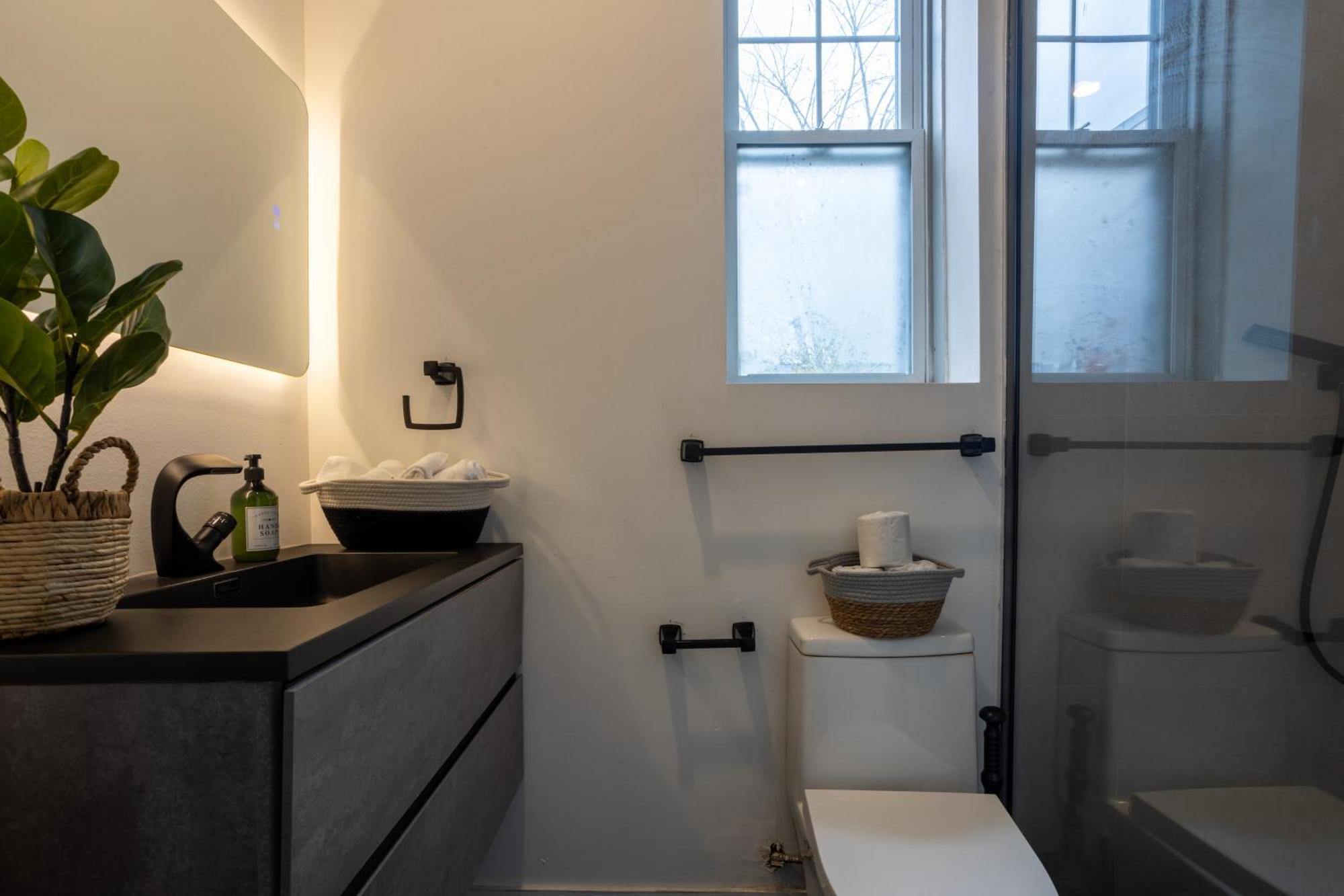 Prime Location Charming 4br In Downtown Mtl Montreal