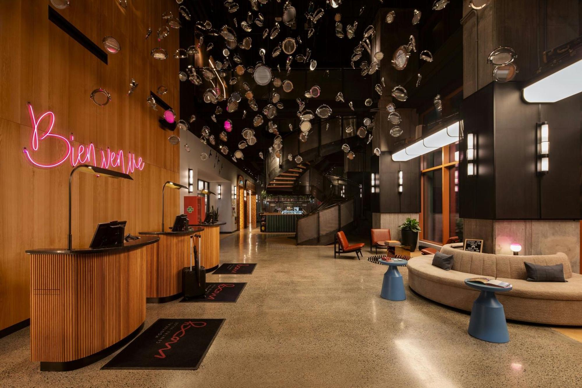 Moxy Downtown Hotel 4*