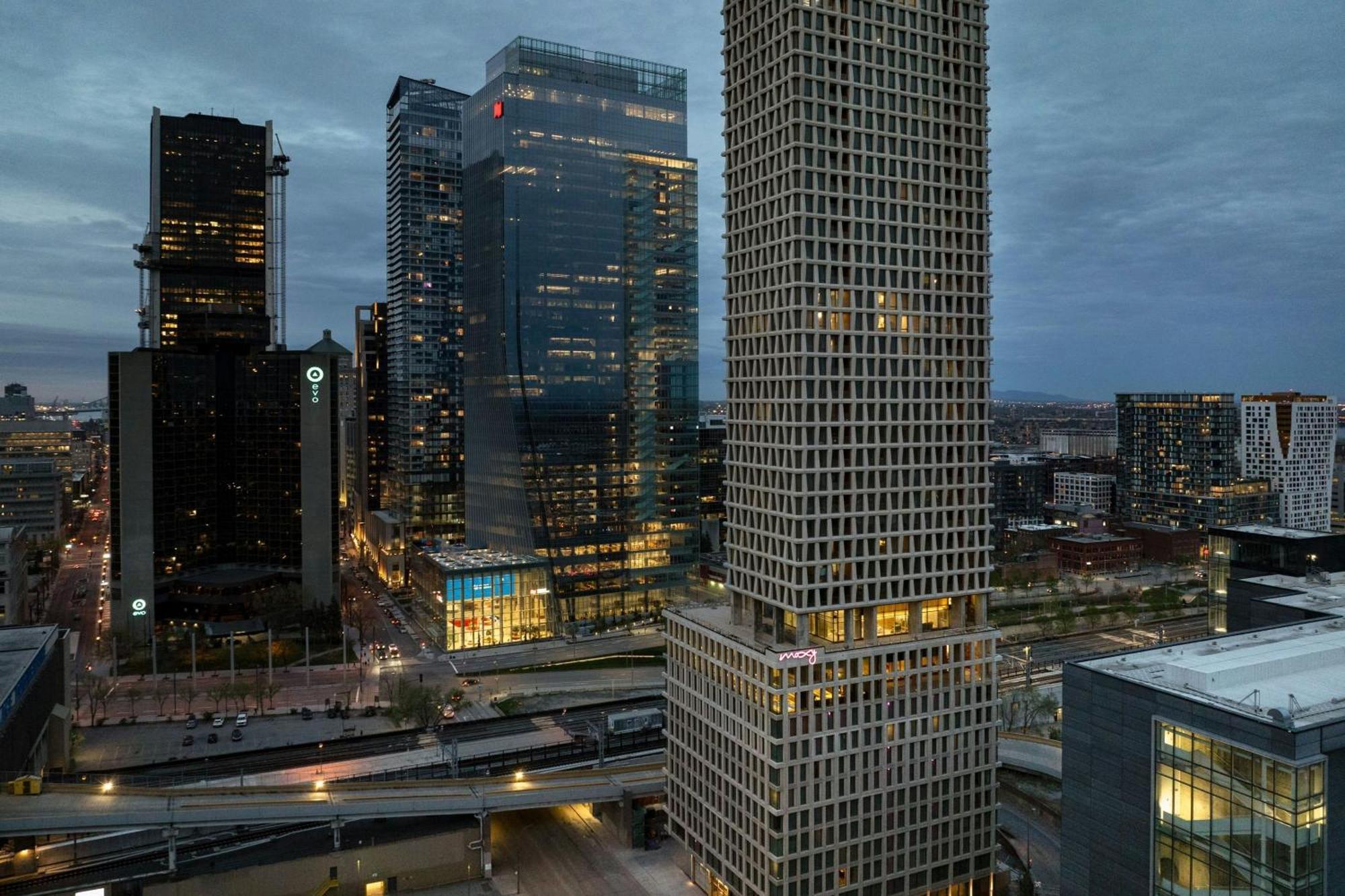 Moxy Downtown Hotel 4*