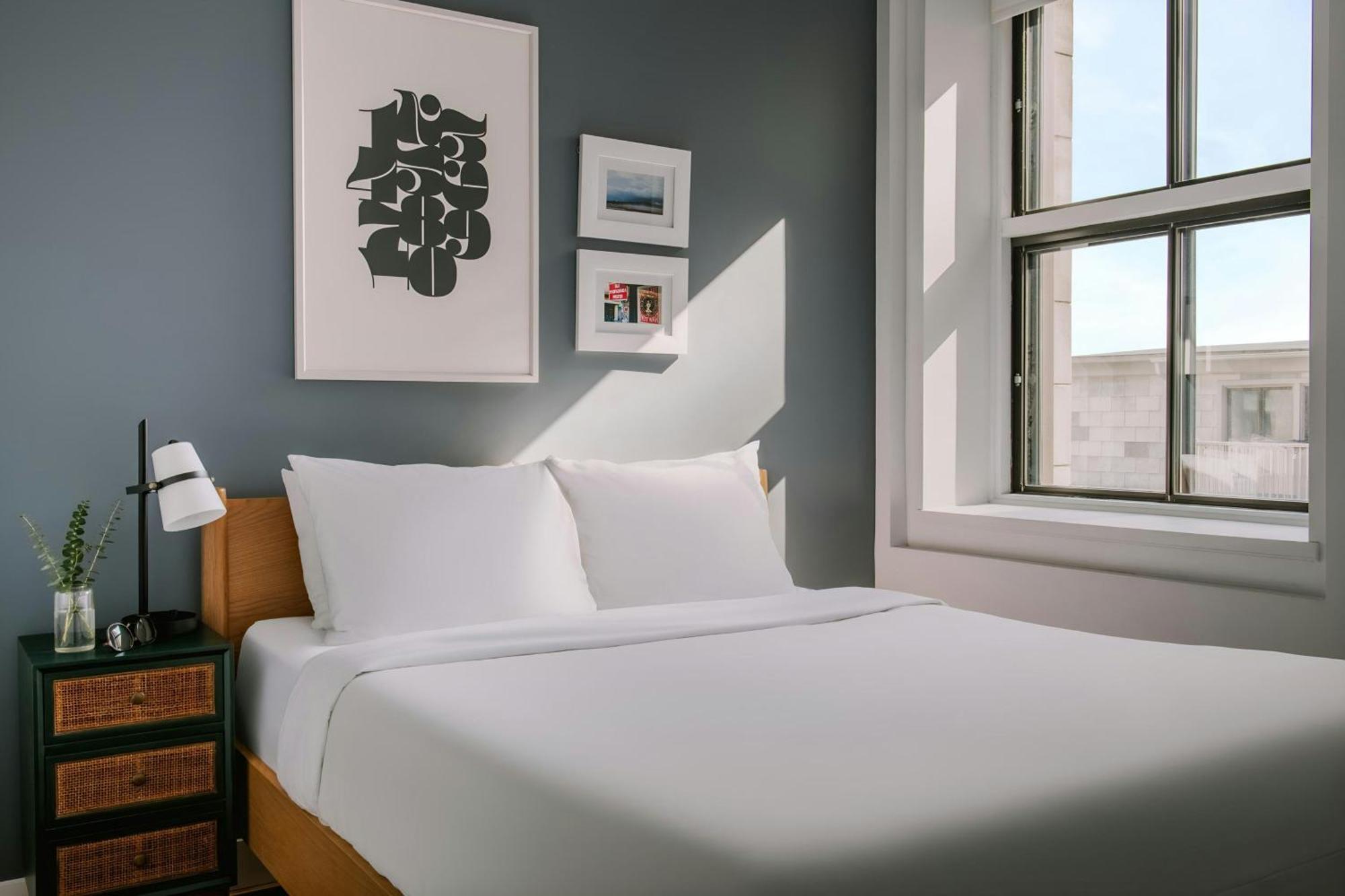 Sonder By Marriott Bonvoy Le Victoria Old Aparthotel Montreal