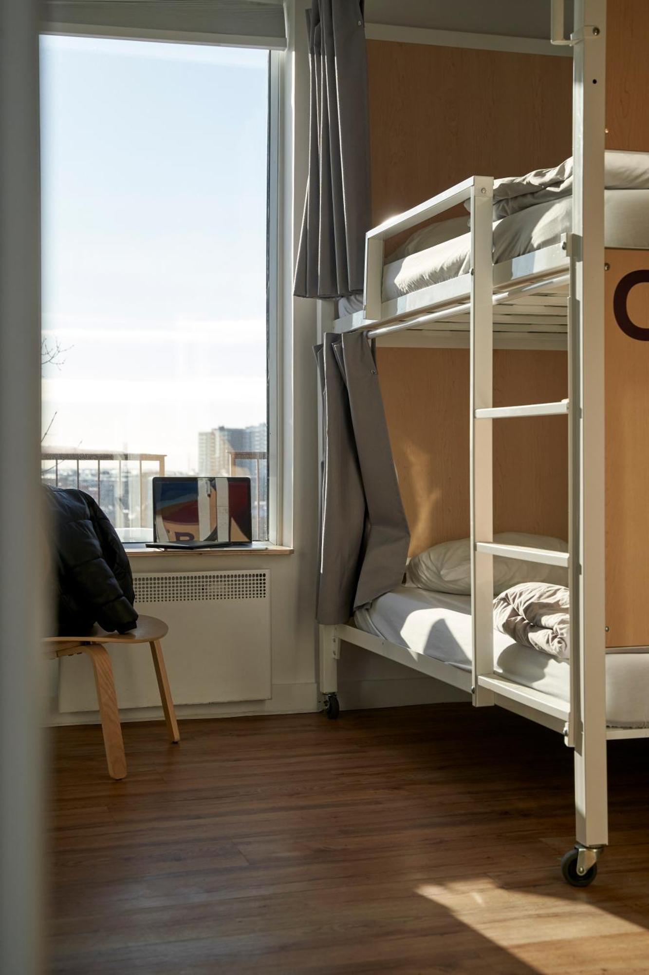 Saintlo Hostel *