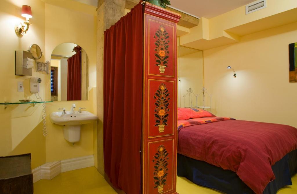 Bonsecours 3* Montreal