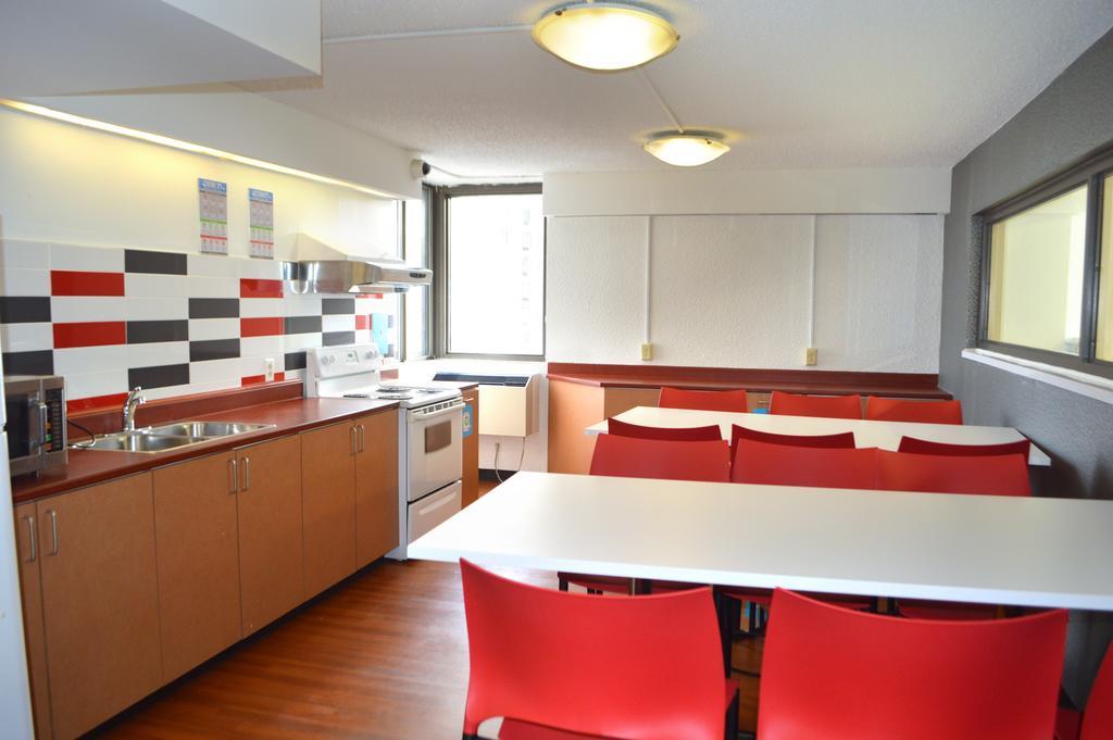 Hotel Mcgill University New Hall