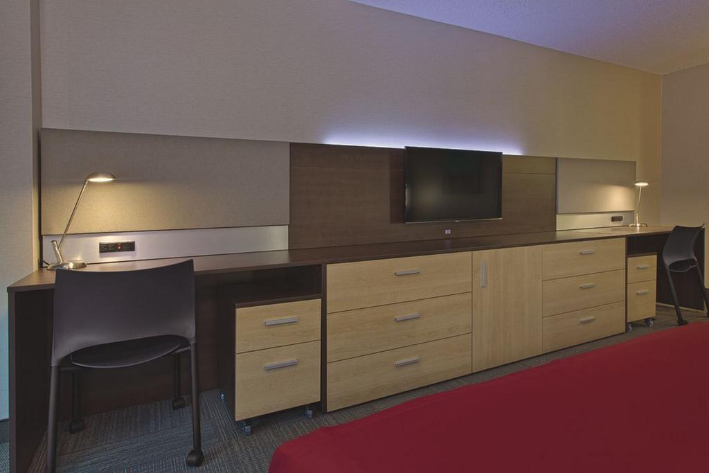 Mcgill University New Hall 3*