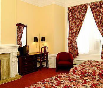 Ambrose House & Cafe - Self Check-in 3* Montreal