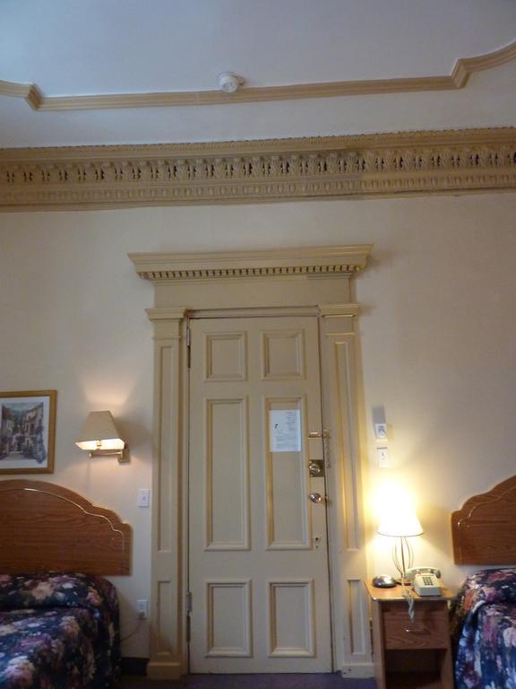 Econohotel Montreal Hotel