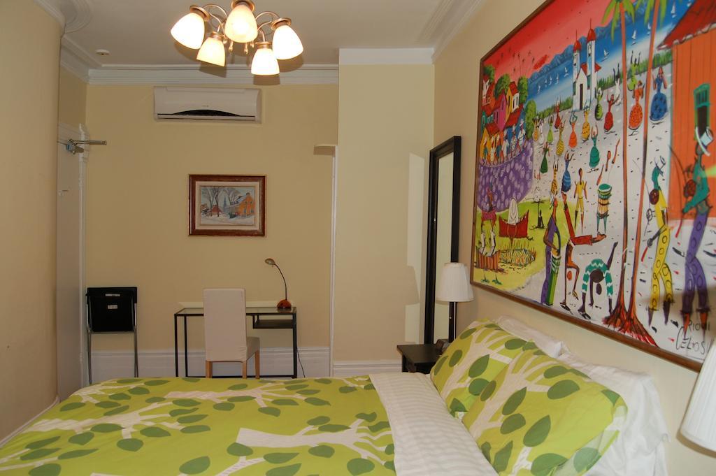 Le Simone Bed & Breakfast Montreal