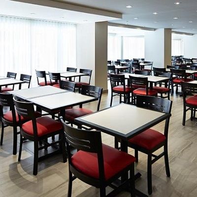 By Marriott Downtown Montreal