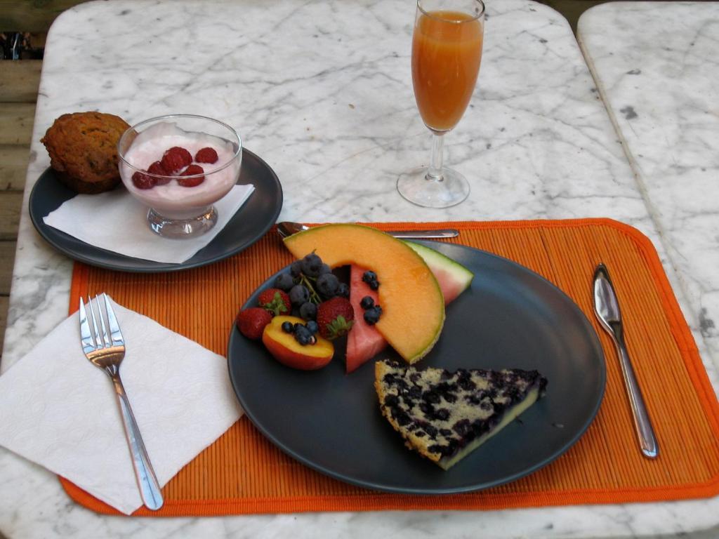 Bed & Breakfast Gite L'imprevu Montreal