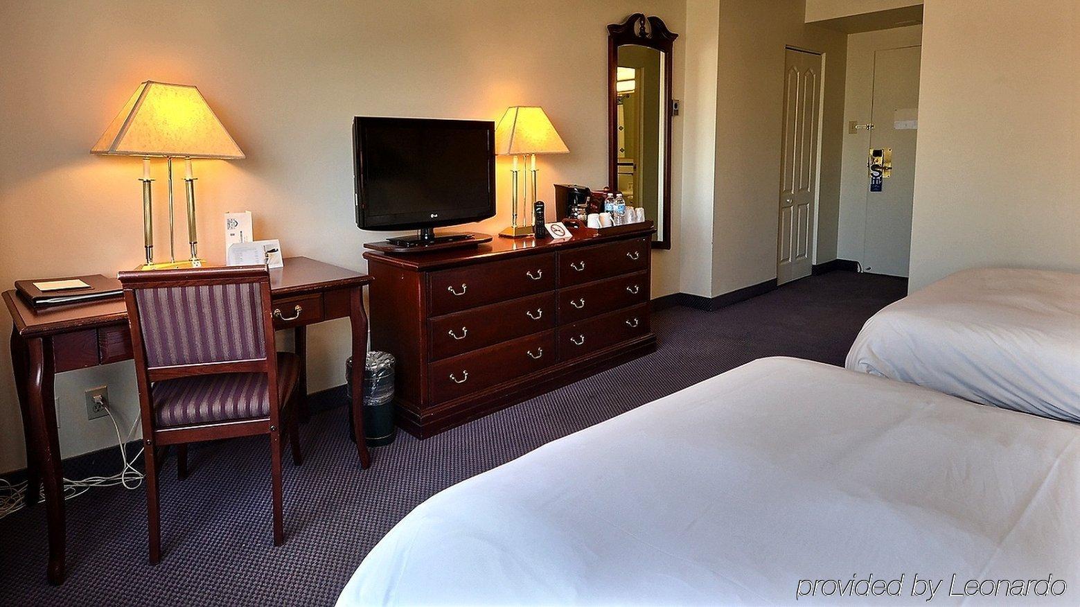 Maritime Plaza 4*