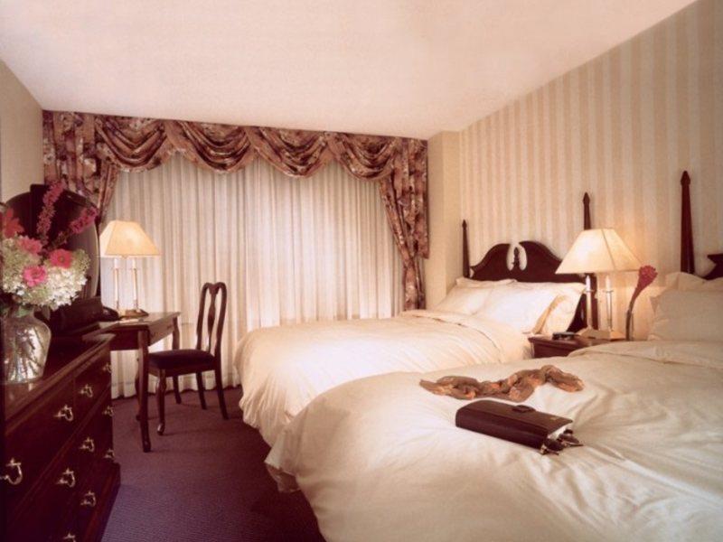 Hotel Maritime Plaza 4*