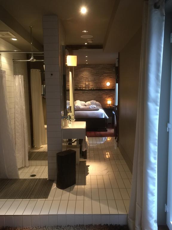 Sir Montcalm Gite Bed & Breakfast Montreal