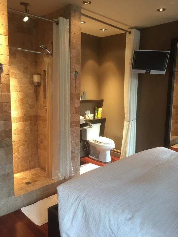 Sir Montcalm Gite Bed & Breakfast 4*