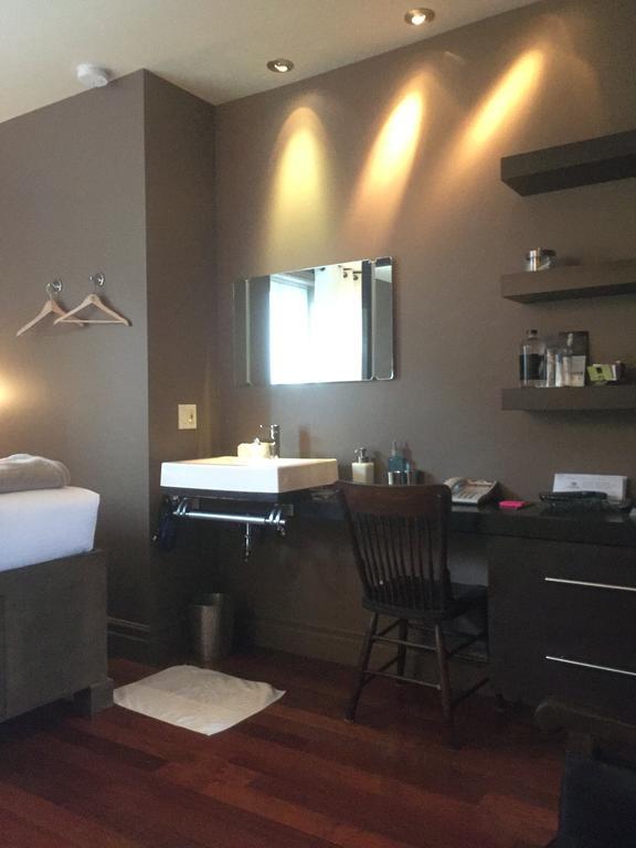 Sir Montcalm Gite Bed & Breakfast 4*