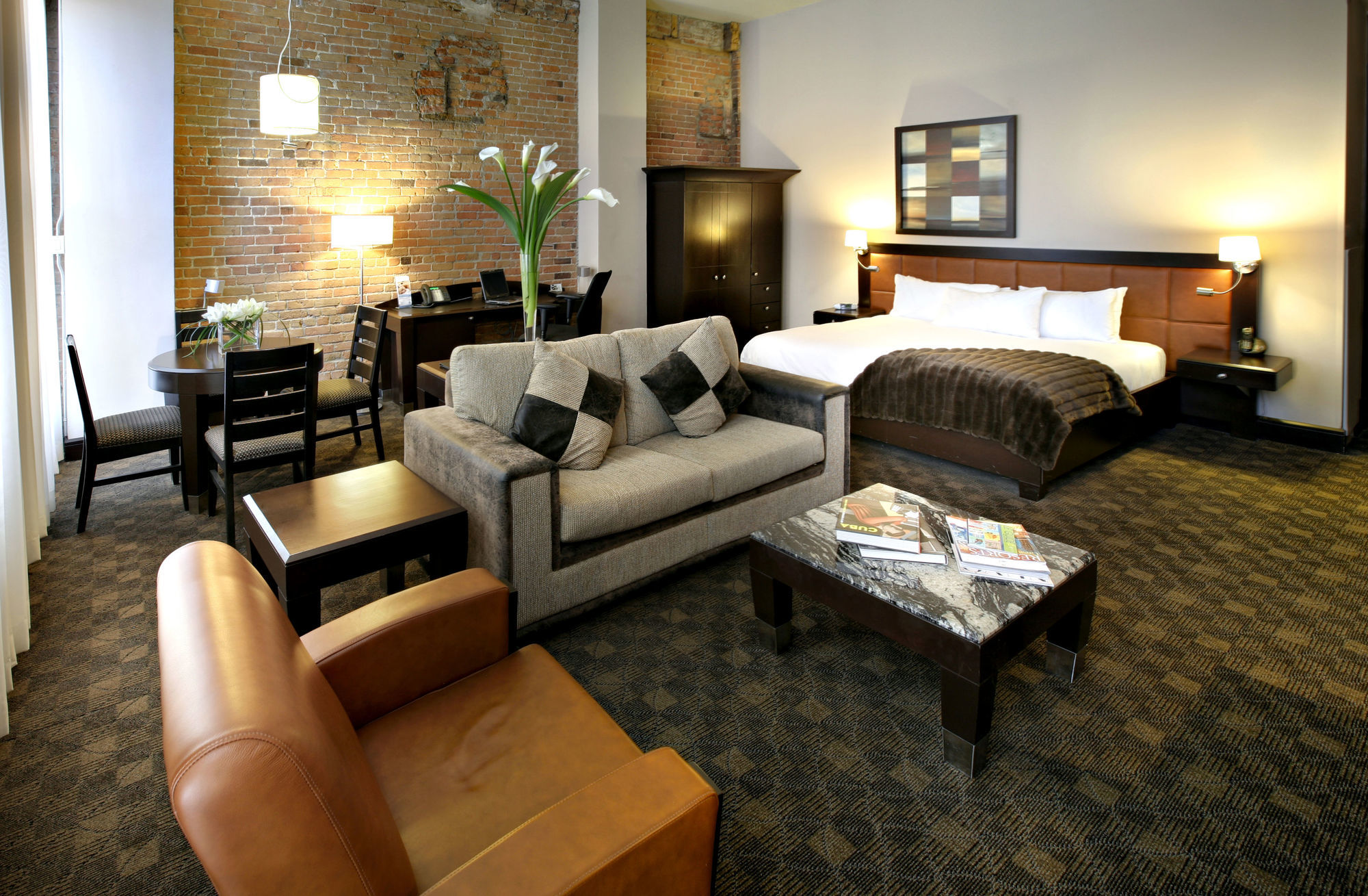 Place D'armes Hotel Montreal
