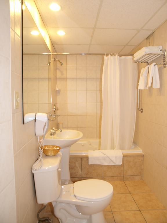 St-denis Hotel Montreal
