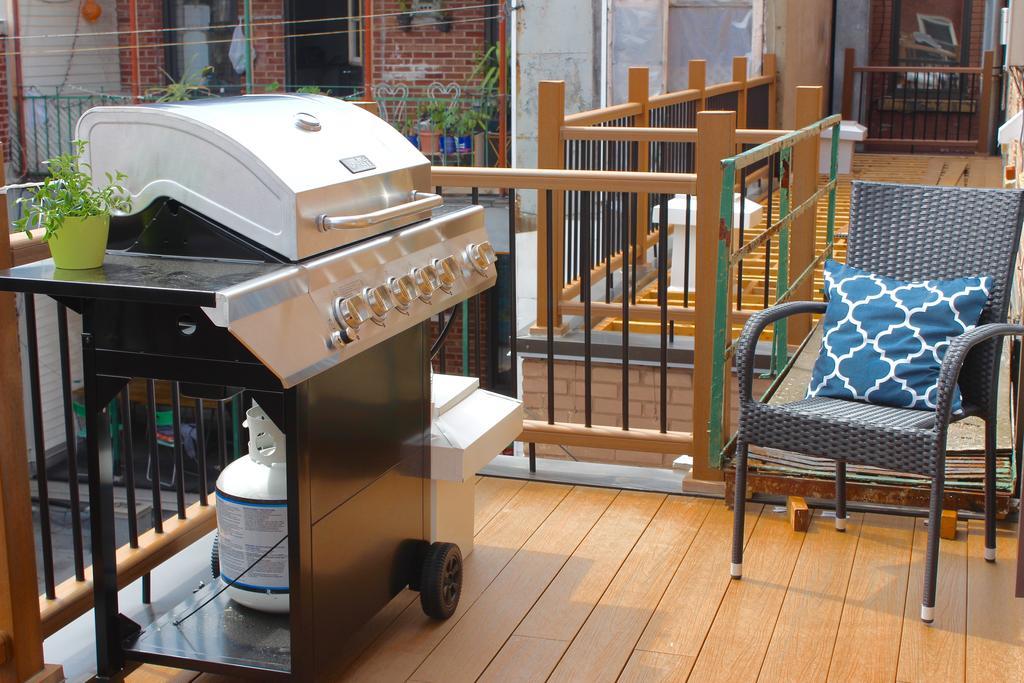 Mtlvacationrentals-the Mtlvr Kisses Montreal