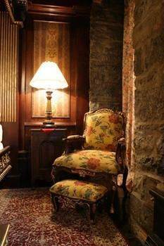 Pierre Du Calvet Hotel 4*