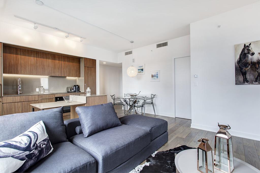 Bell Centre By Hometrotting Apartment Montreal