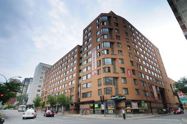 Aparthotel Residences Uqam Est 3*