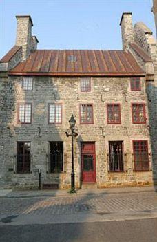 Pierre Du Calvet Hotel