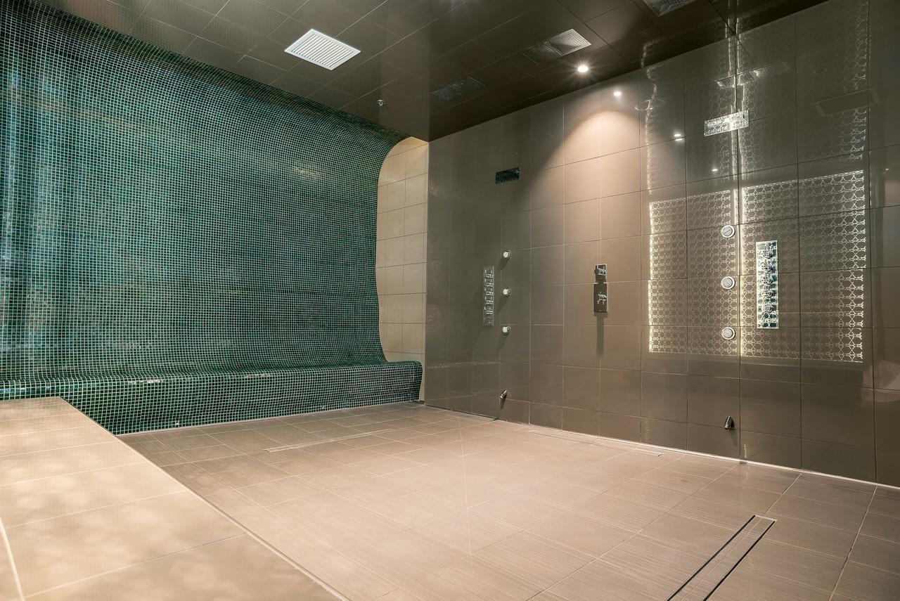 Luxury In Downtown Apartment *