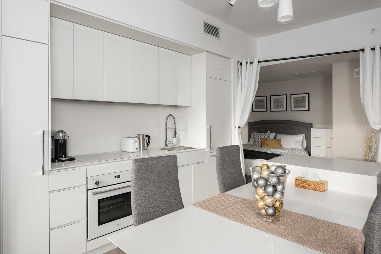 Luxury In Downtown Apartment *
