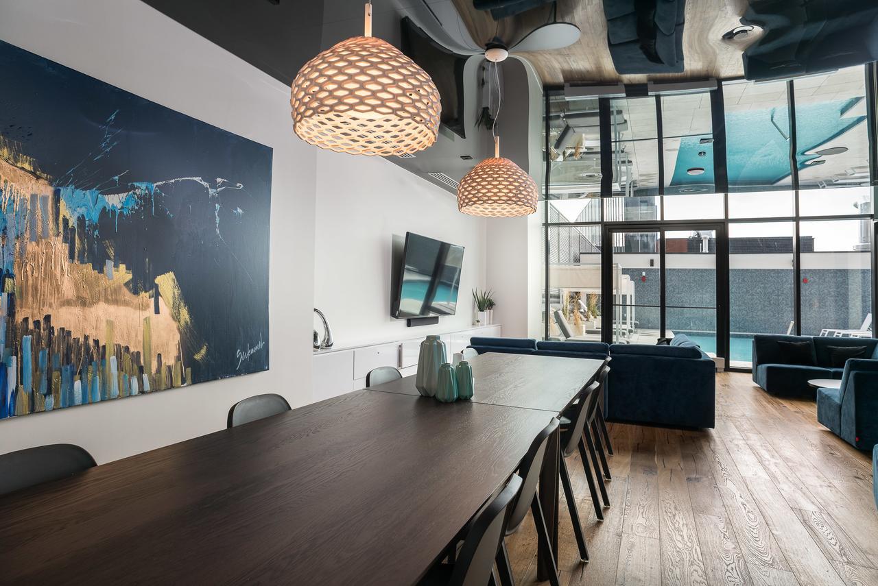 Luxury In Downtown Montreal