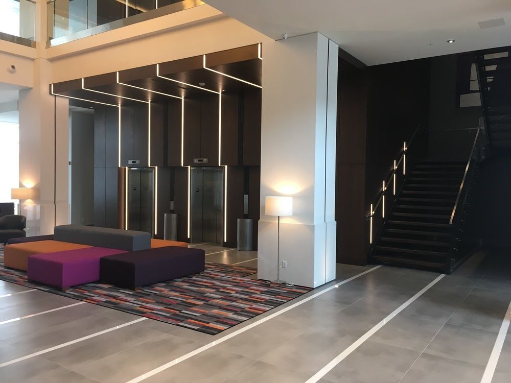 Holiday Inn Hotel & Suites - Montreal Centre-Ville Ouest By Ihg 4*