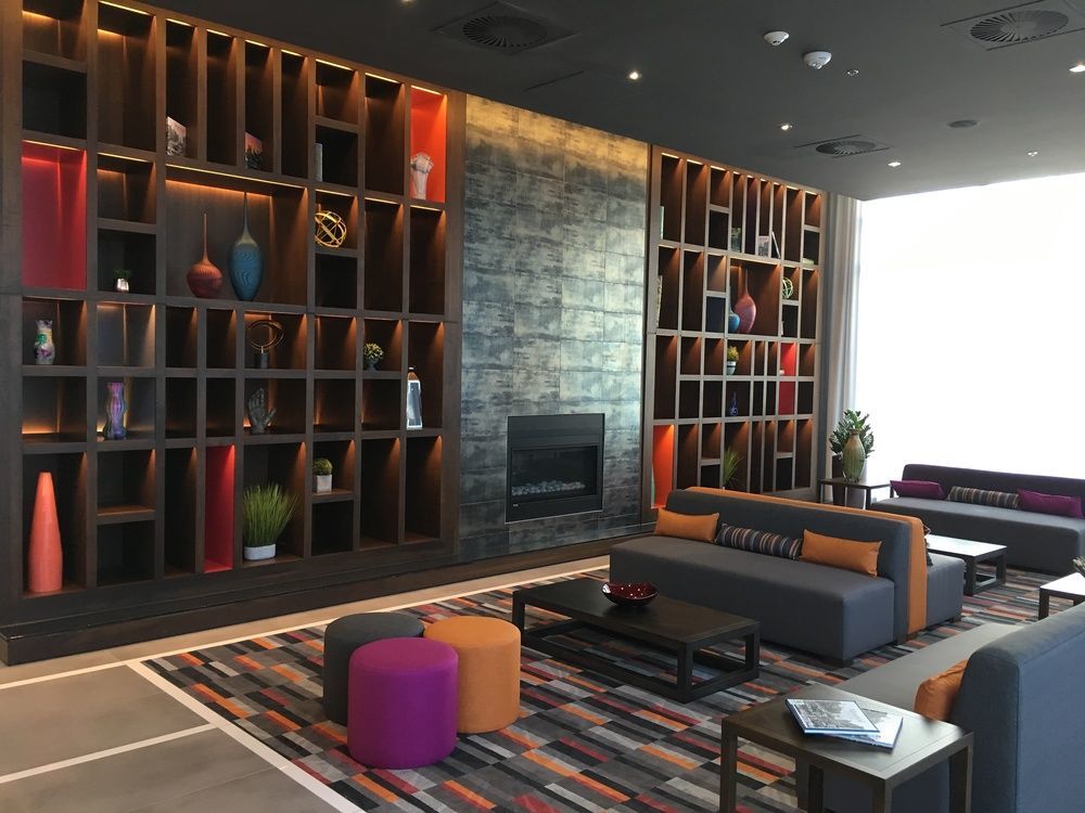 Holiday Inn Hotel & Suites - Montreal Centre-Ville Ouest By Ihg Hotel