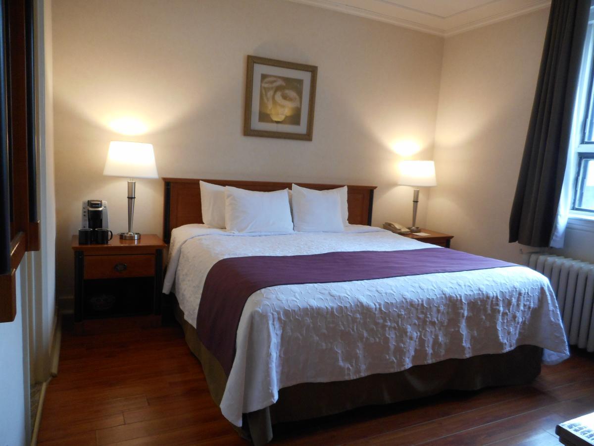 St-denis 3* Montreal