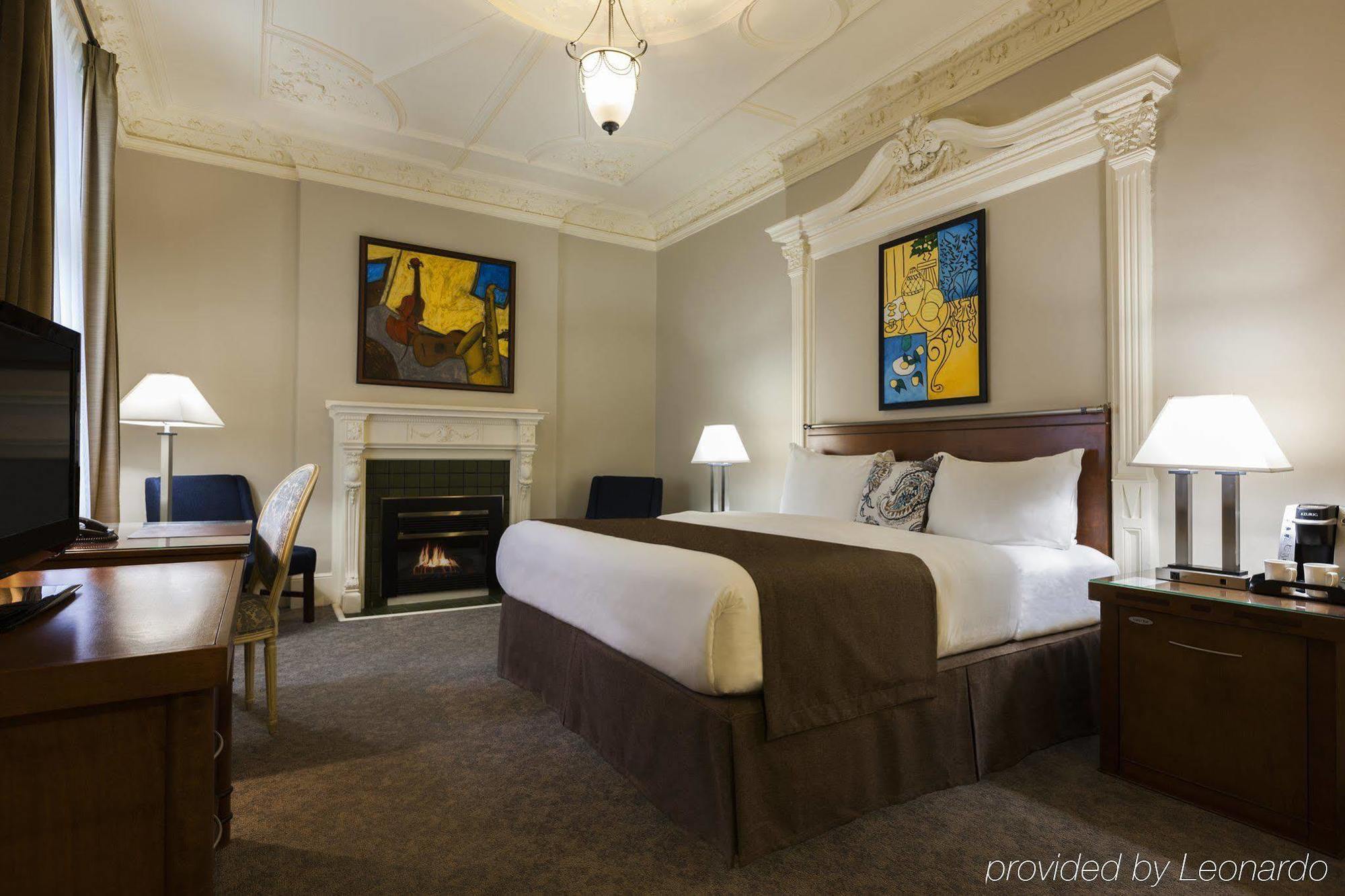Chateau Versailles Hotel 4*