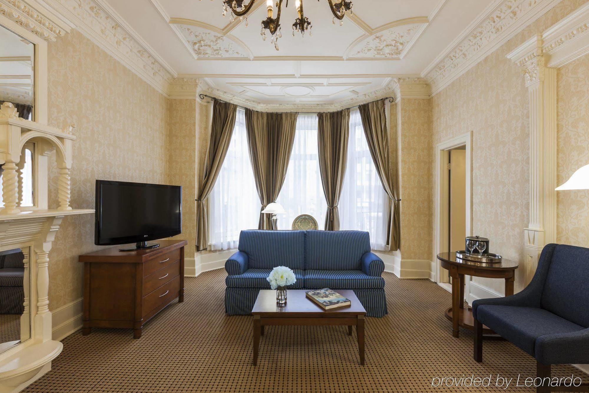 Hotel Chateau Versailles 4*