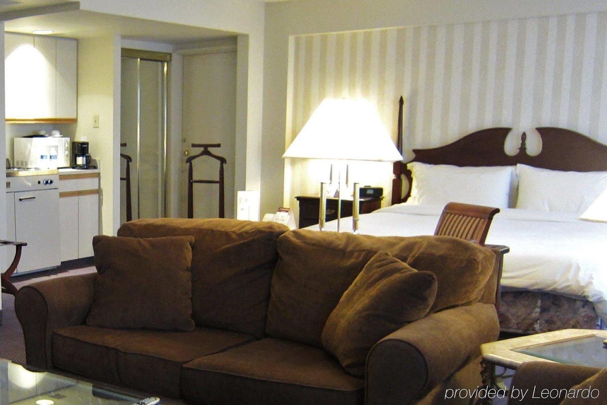 Maritime Plaza 4*