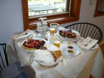 Le Sieur De Joliette Bed & Breakfast 3*