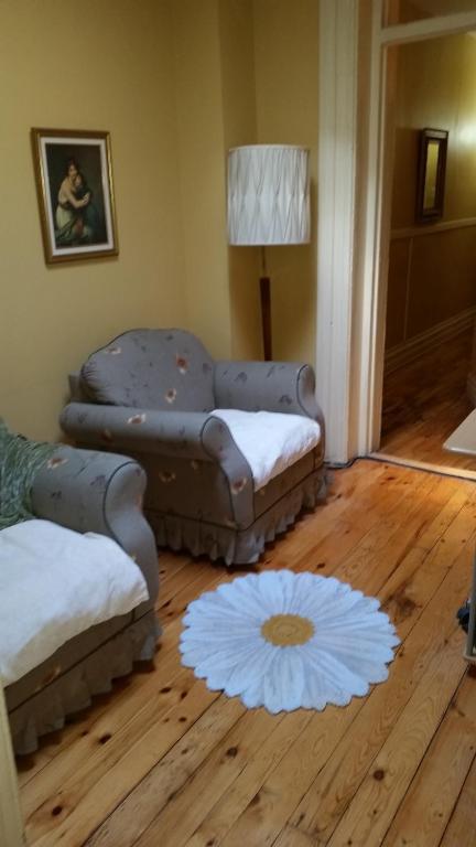 Bed & Breakfast Jade Blue