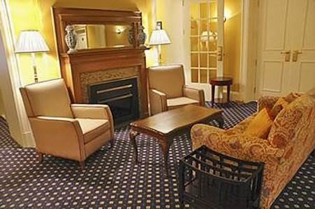 Chateau Versailles Hotel Montreal