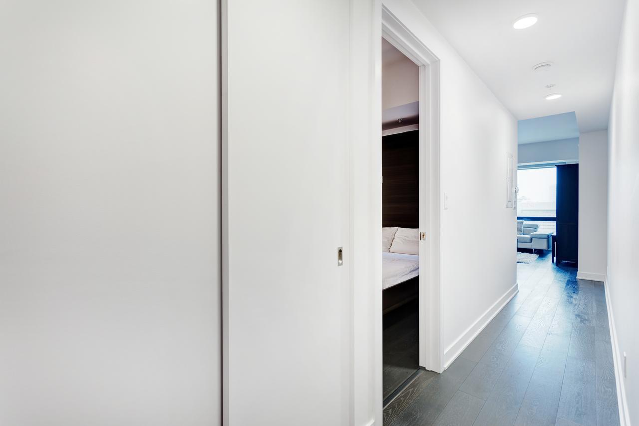 Bell Centre By Hometrotting Apartment Montreal